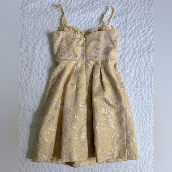 NWT Yellow/Gold Strapless Mini Dress Women’s 4 - Picture 3 of 5